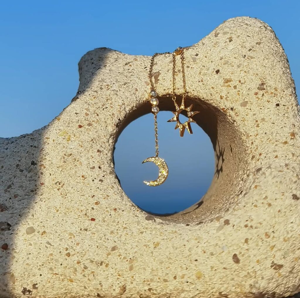 المجوهرات كـ”فن حي” في مقابلة خاصة مع مصممة علامة Monart Fine Jewelry