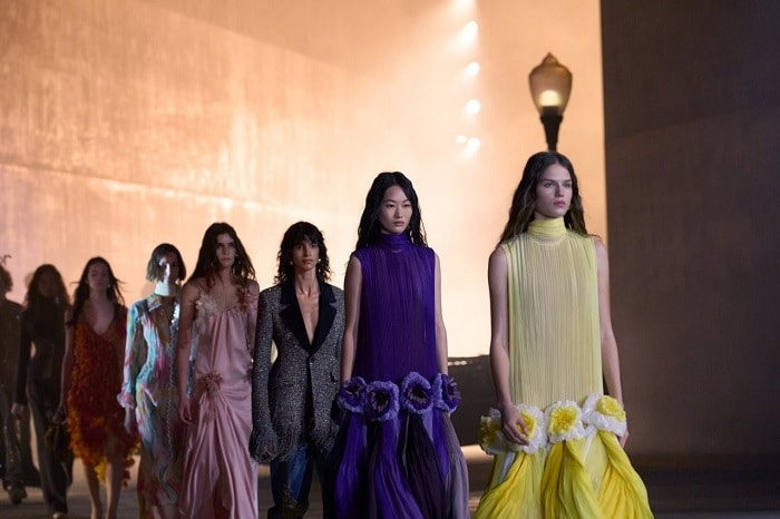بعد لوس أنجلوس، جوناثان أندرسون يقدم Dior Cruise في شانغهاي