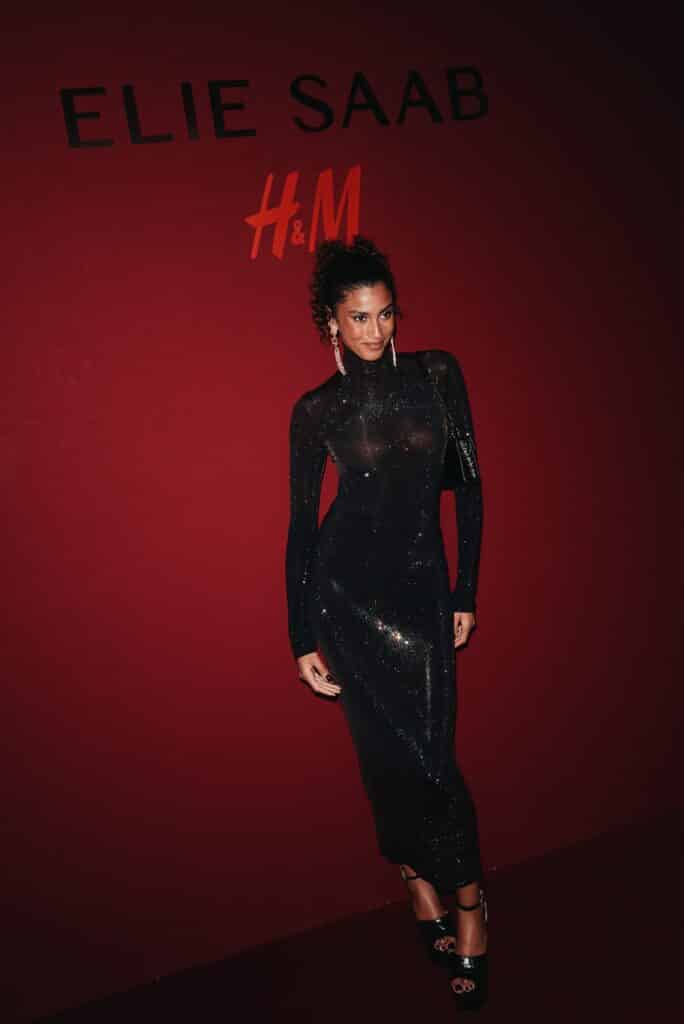 فستان زفاف يفاجئ ضيوف إيلي صعب وH&M في باريس