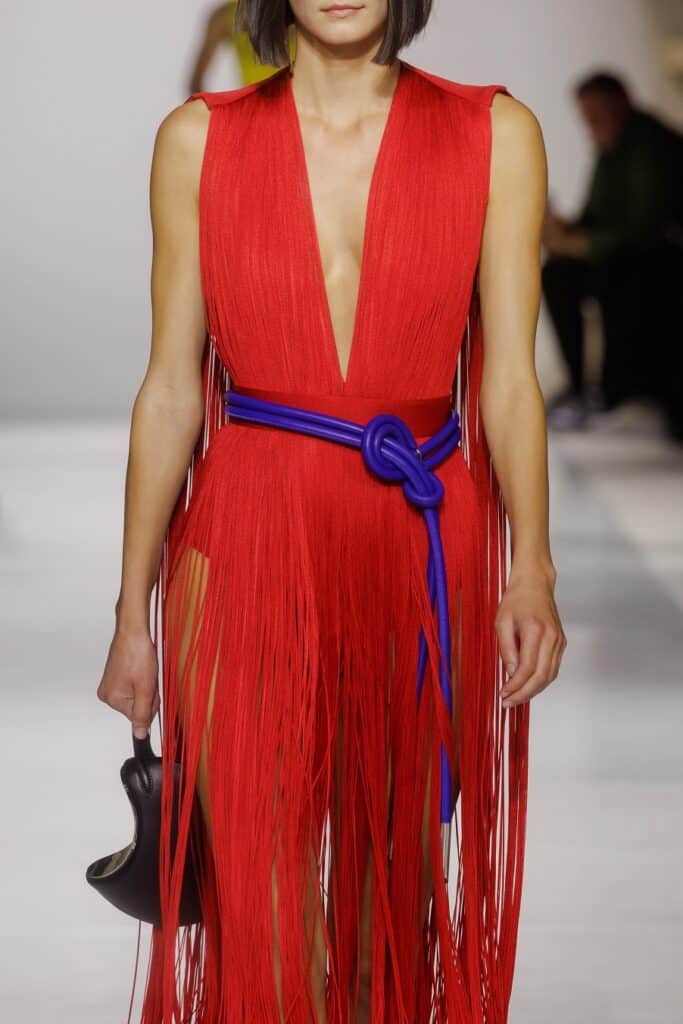 Givenchy ربيع وصيف 2027: التوازن بين القوة والهشاشة