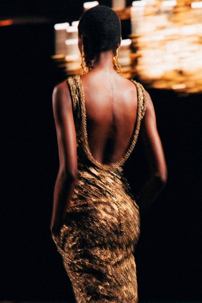 مجموعة Saint Laurent ربيع وصيف 2027: احتفال بالحقبة الذهبية أم بالعرض الأخير؟